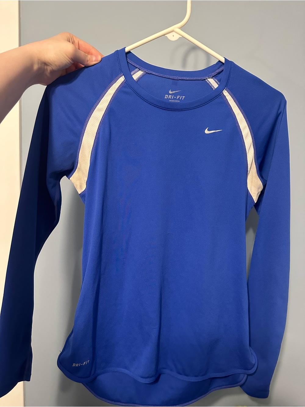 5/$25 Nike shirt